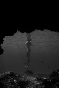 00UNDER water photography nude art