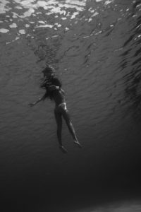 02UNDER water photography nude art